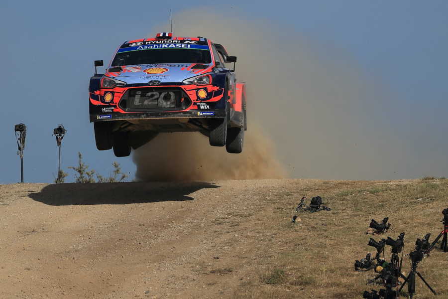 "WRC Rally Italia Sardegna (2019)" by Kyn Chung is licensed under CC BY-ND 2.0.