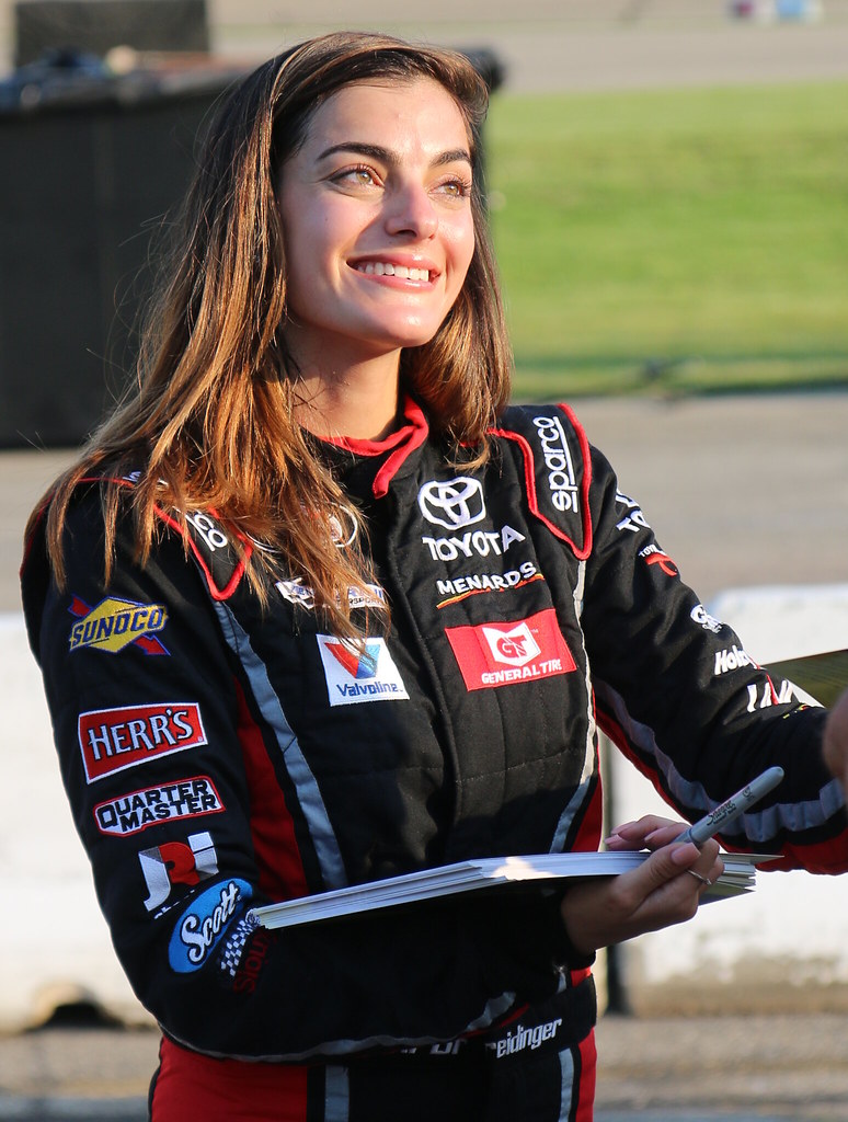why there is no female racers in motorsport explained for beginners