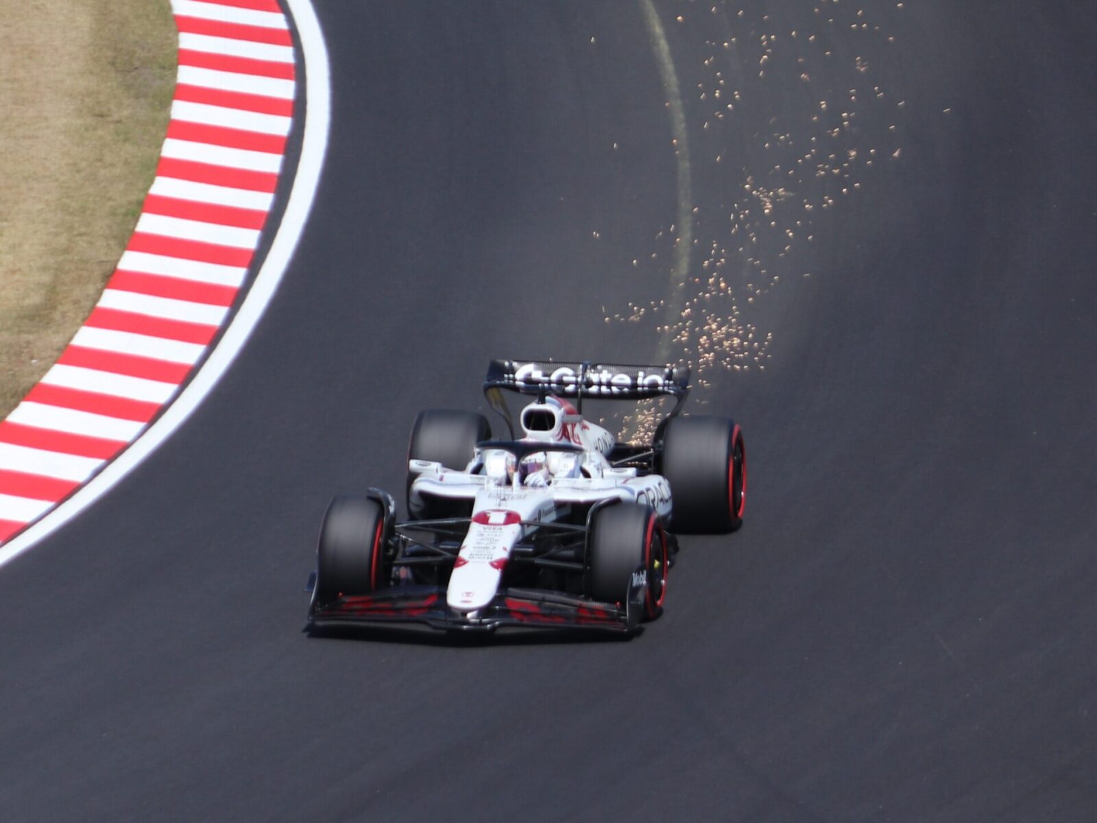 how DRS works in F1: explained for beginners