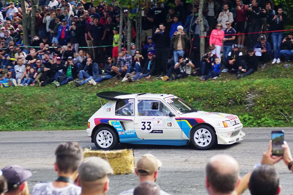 why did Peugeot 205 T16 Evo 2 group b so fast, explained